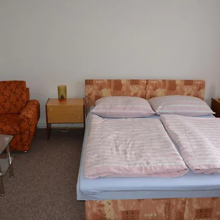 In 2142 Apartman *
